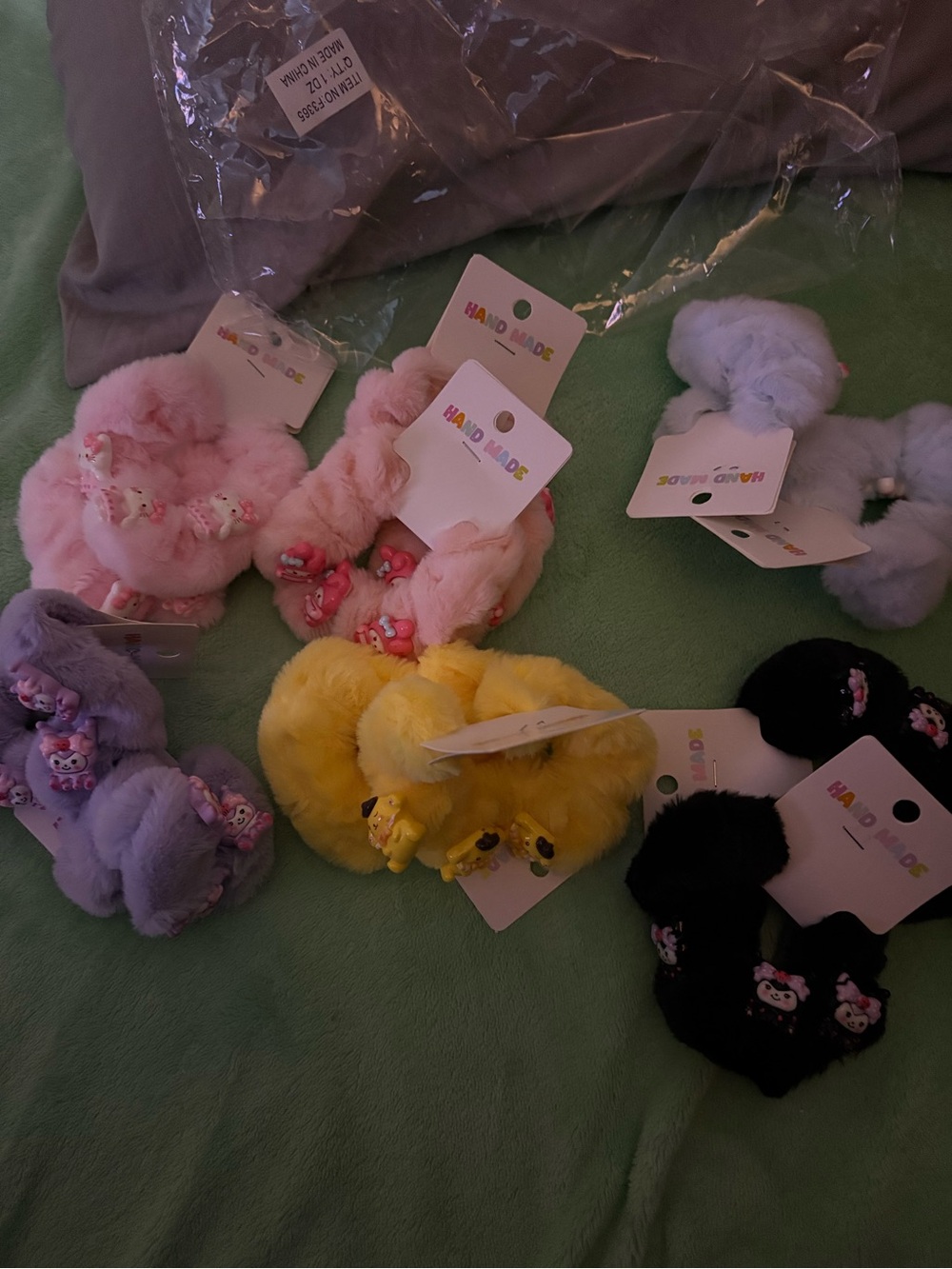 FASHION 12 Plush Pom-Pom Hair Ties Set — Pastel & Black Mix